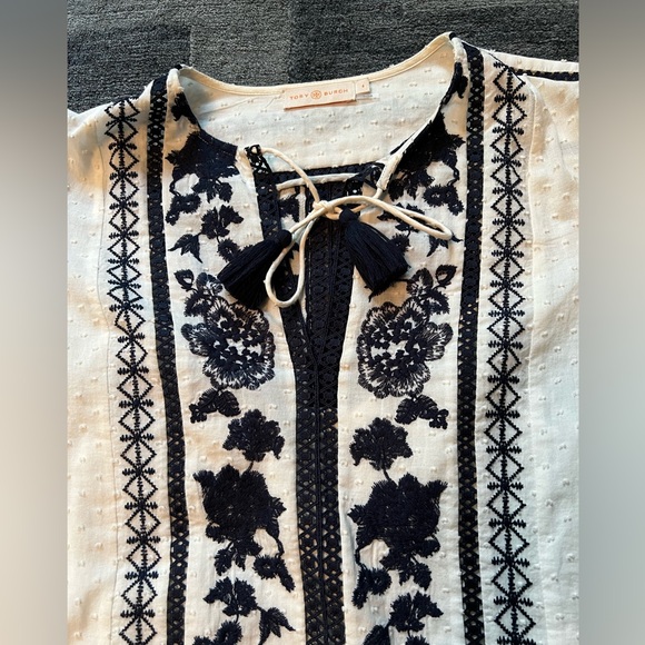 Tory Burch embroidered Gabriela dress size 4 rare find! With slip. - Picture 8 of 9